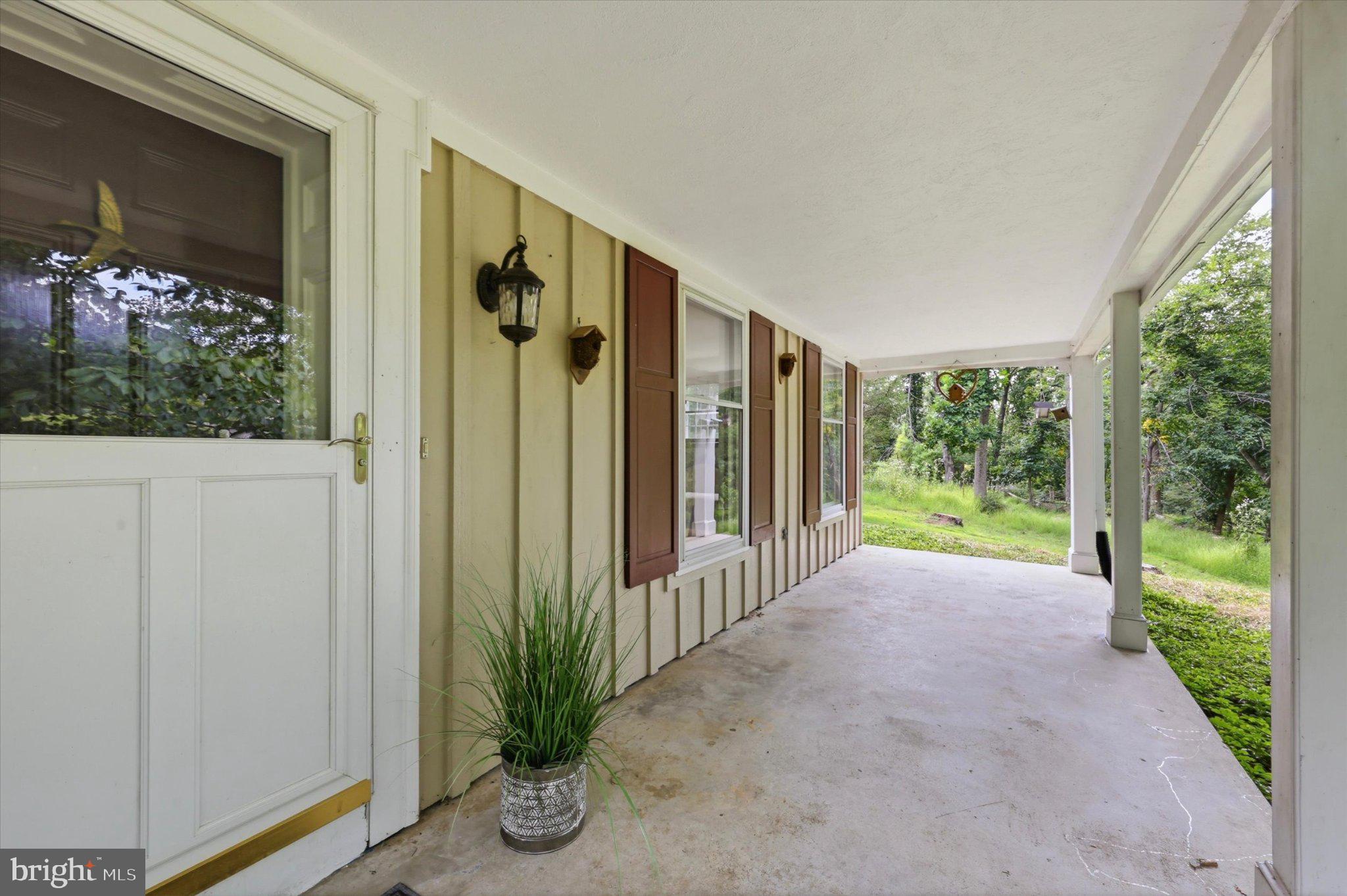 373 IVY LANE