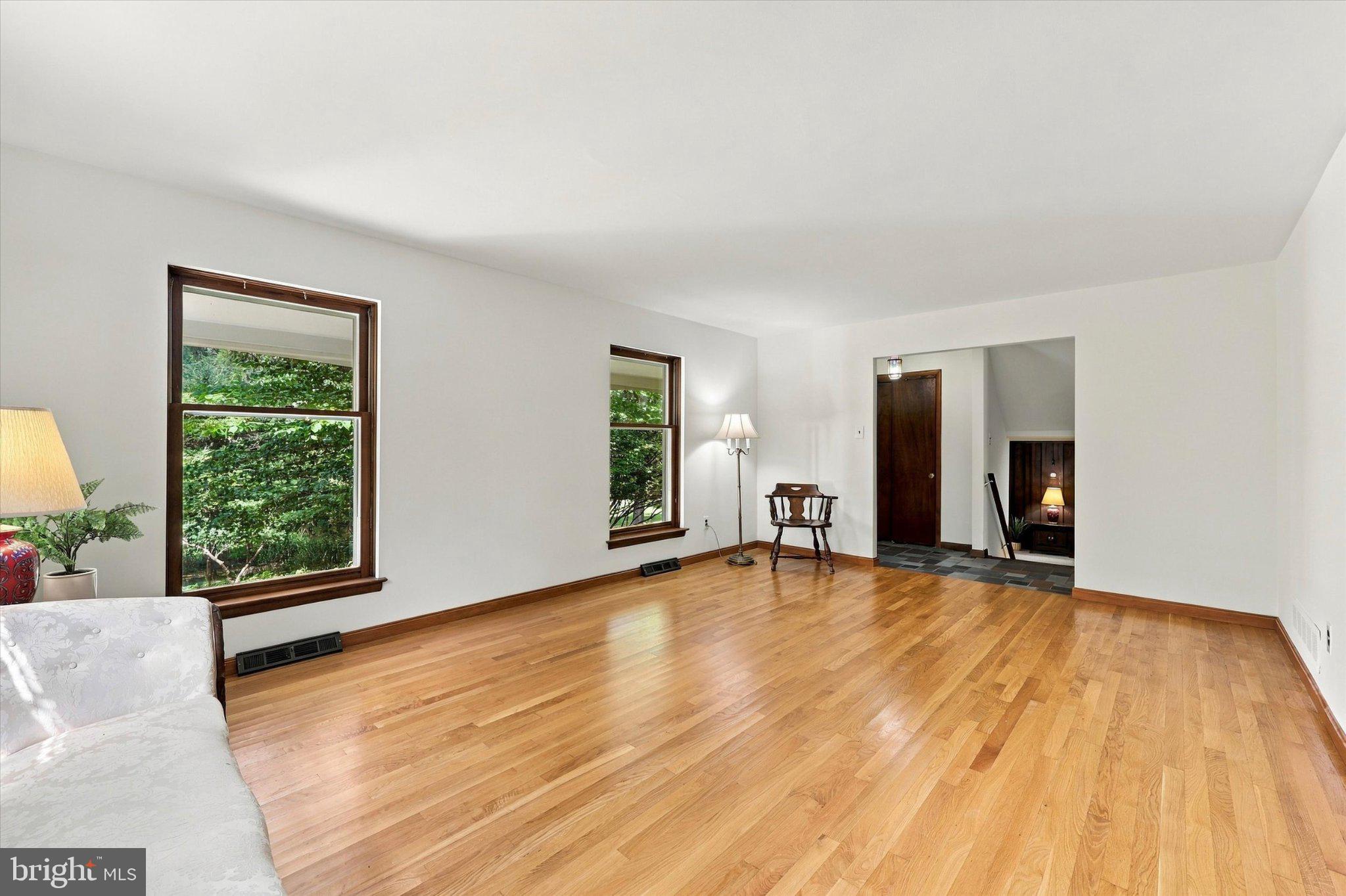373 IVY LANE