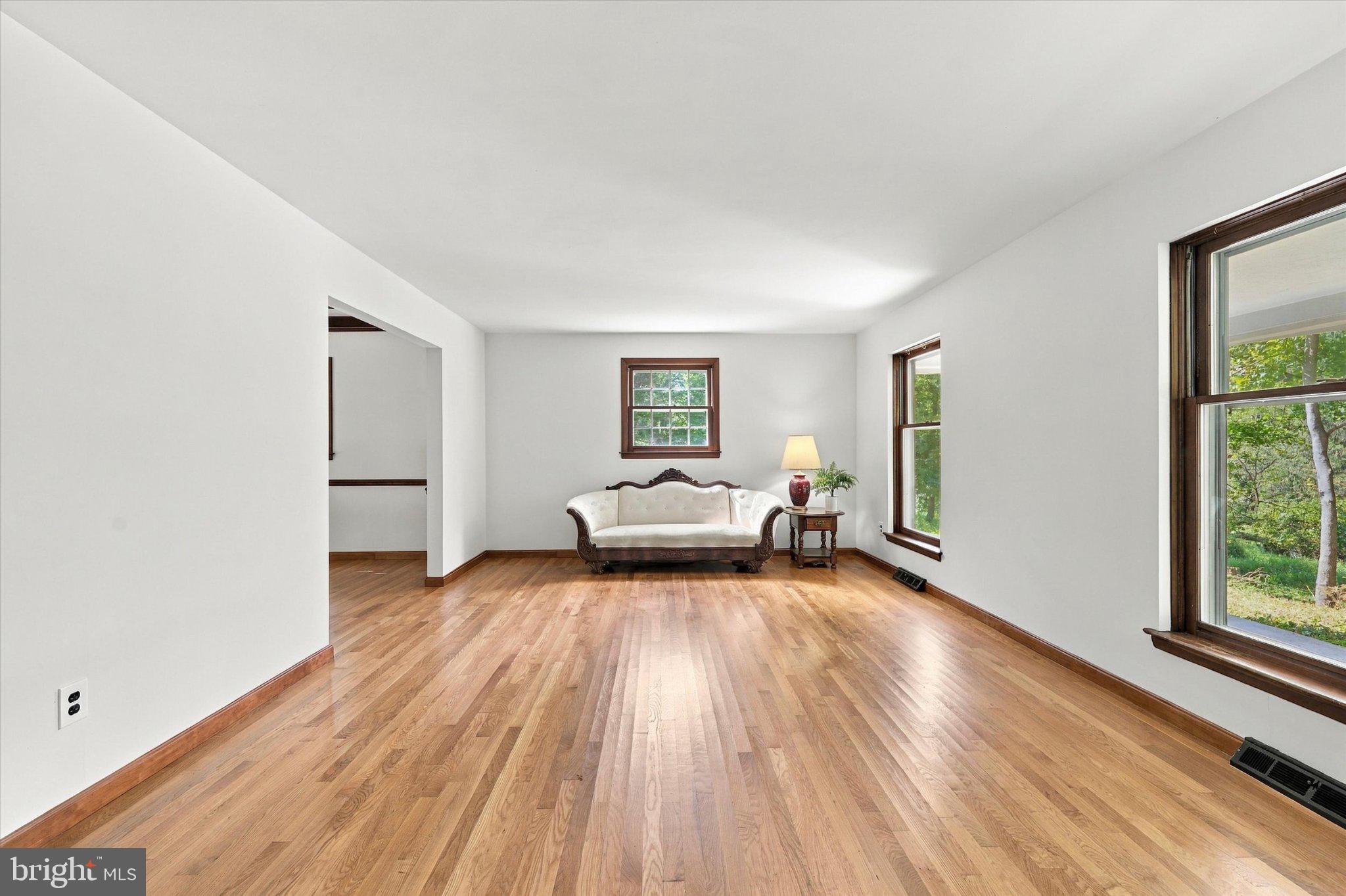 373 IVY LANE