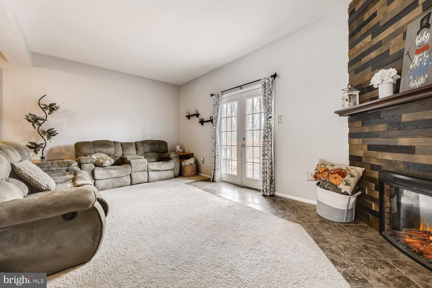 KIMBERLY VILLAGE - Residential