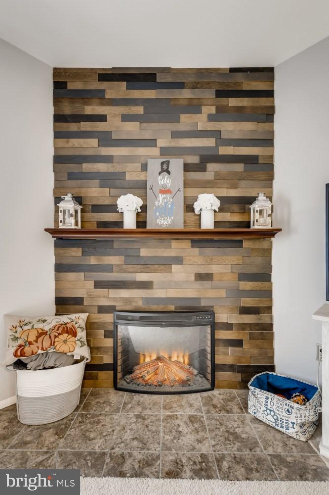 KIMBERLY VILLAGE - Residential