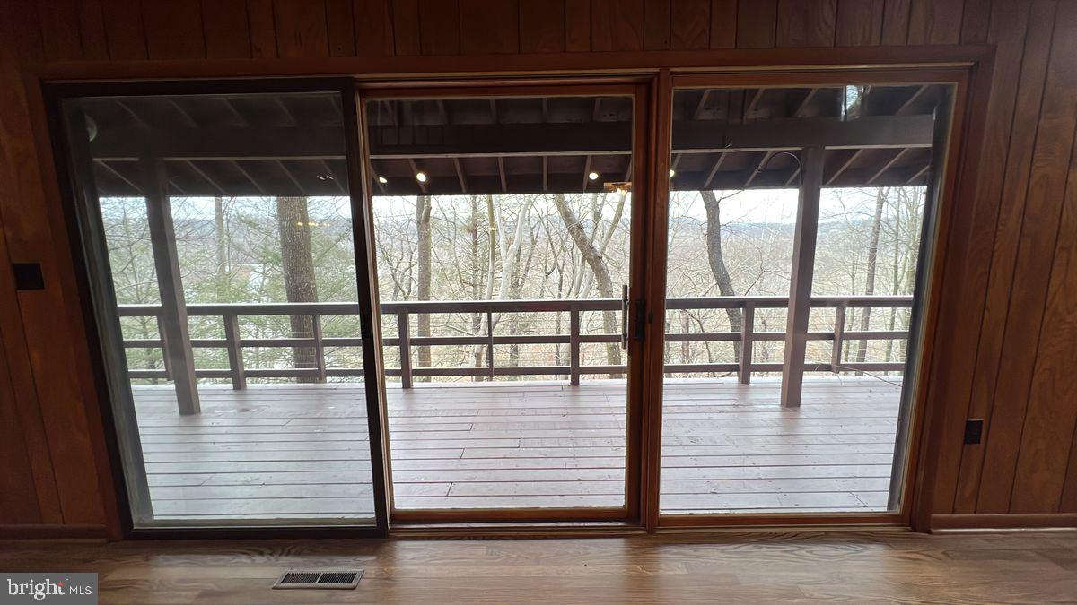 6728 HEMLOCK POINT ROAD