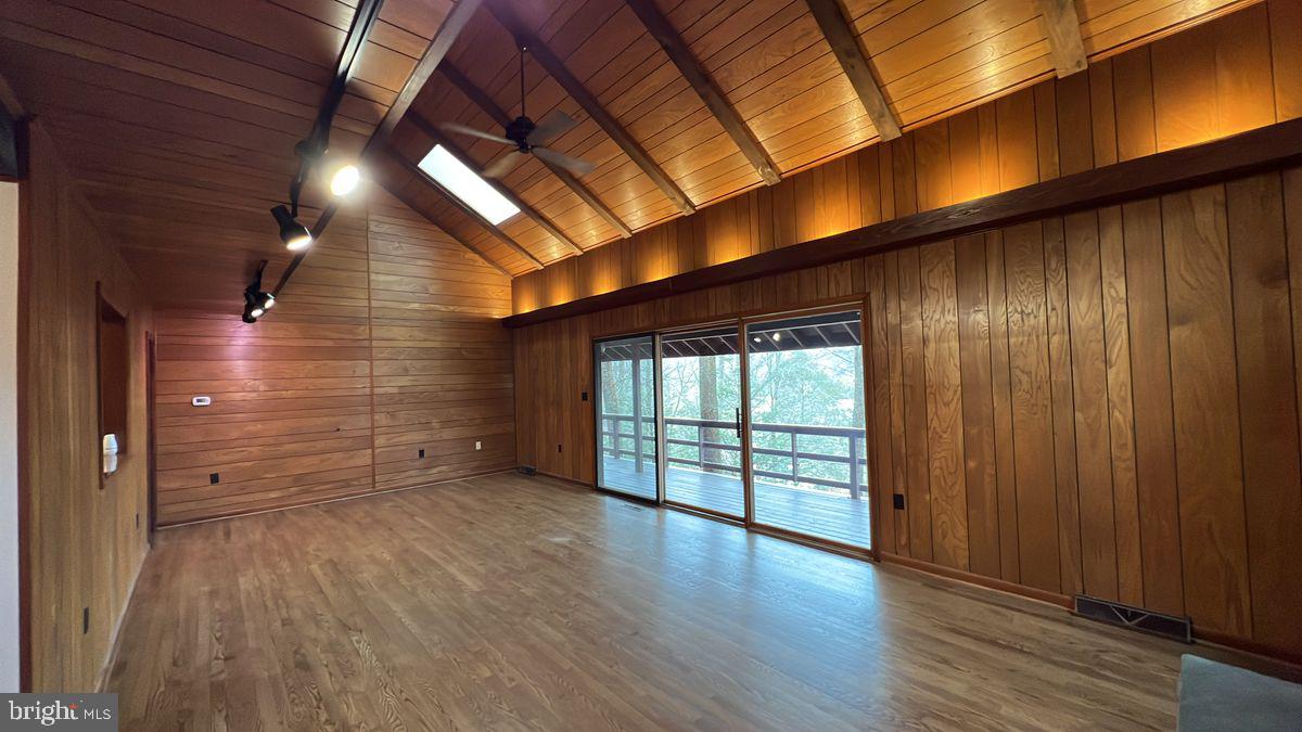 6728 HEMLOCK POINT ROAD