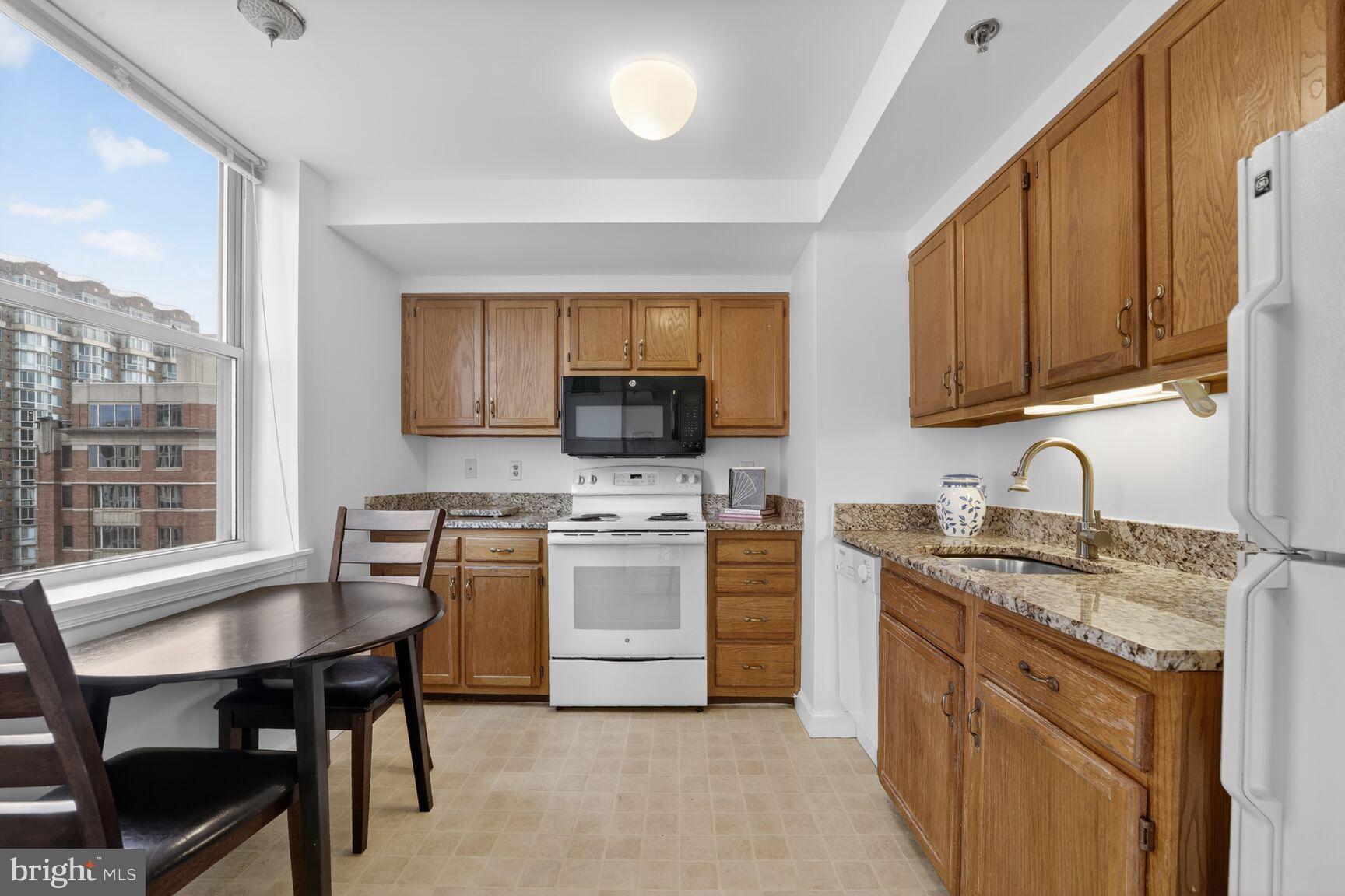 900 N TAYLOR STREET 1105