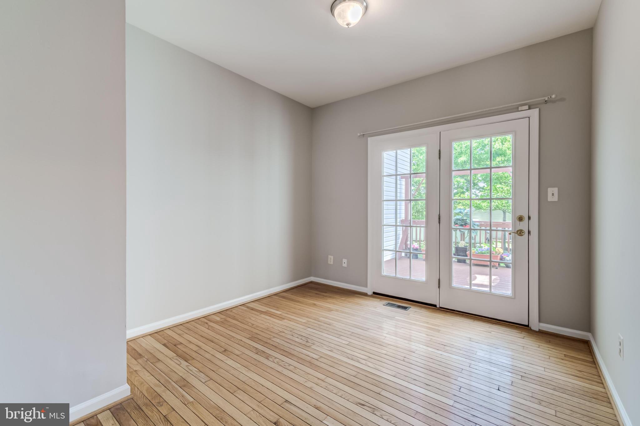 ASHBURN FARM - Residential Lease