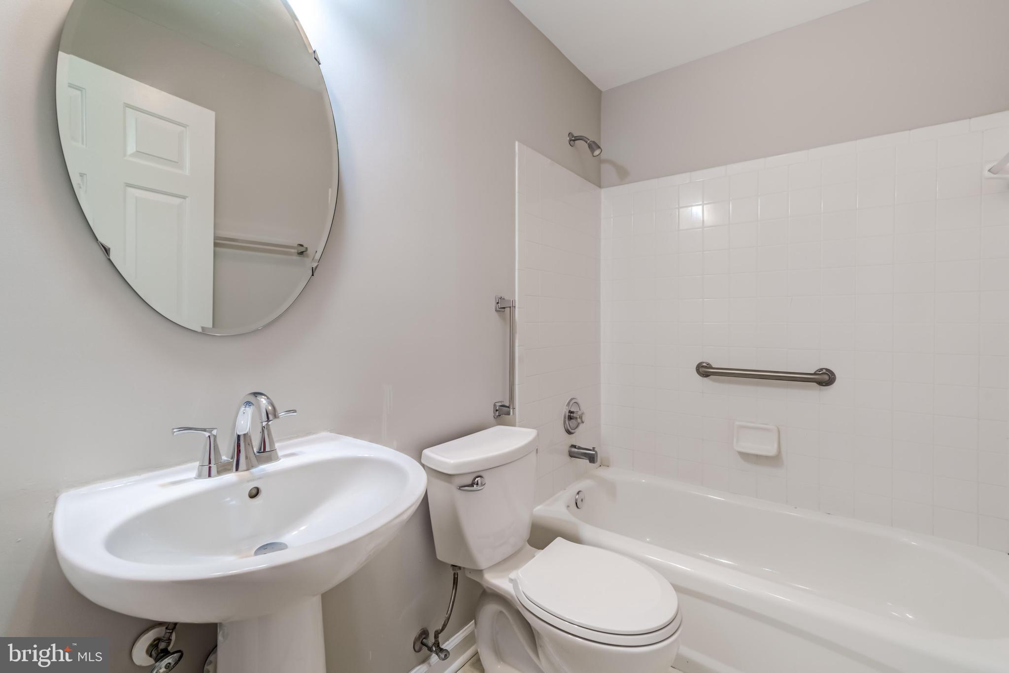 ASHBURN FARM - Residential Lease