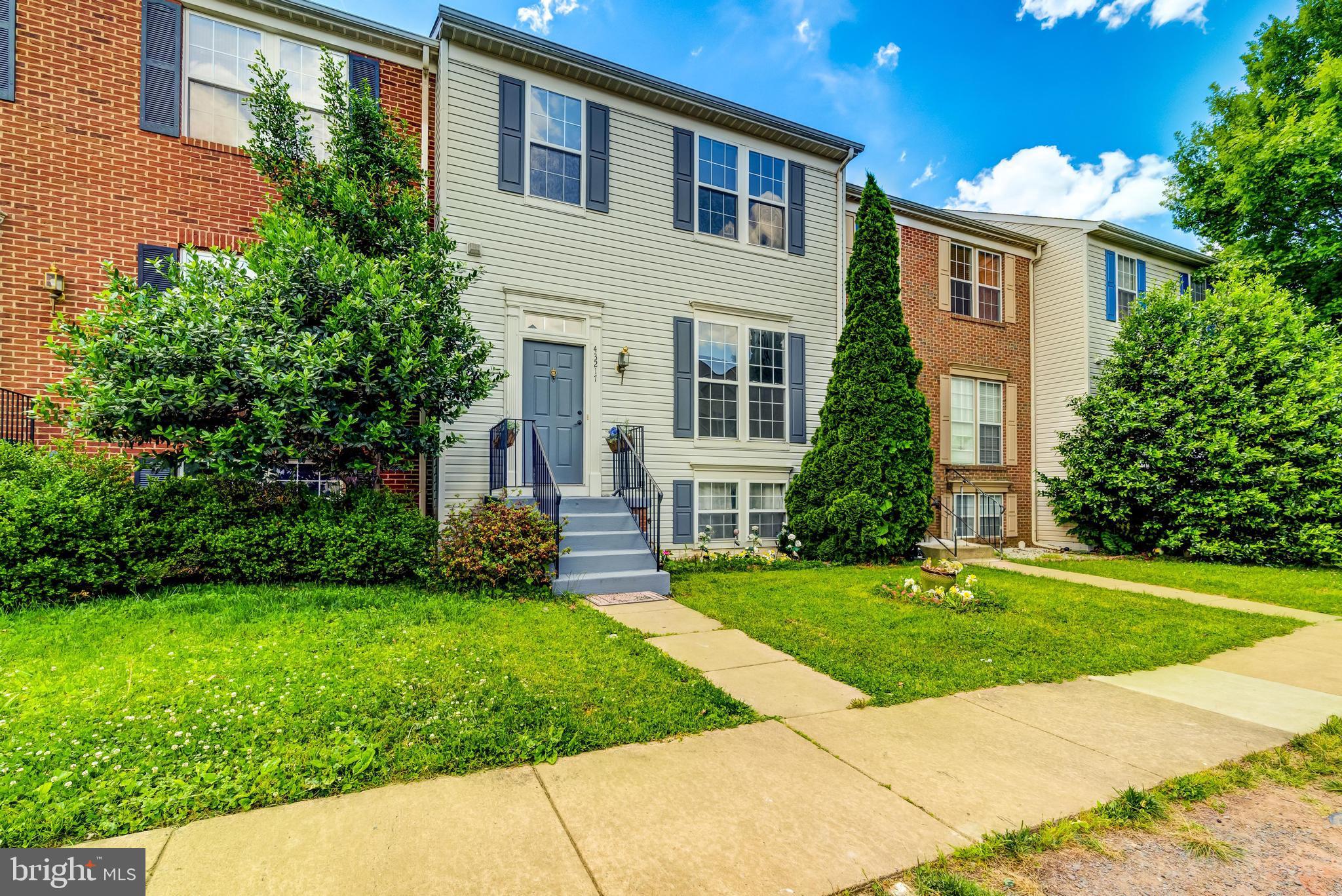 ASHBURN FARM - Residential Lease