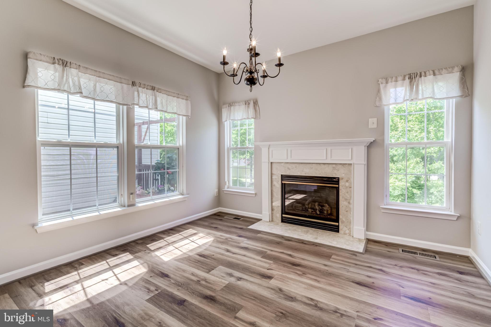 ASHBURN FARM - Residential Lease