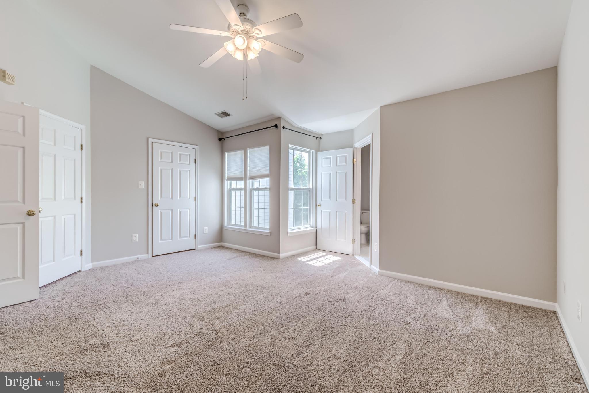 ASHBURN FARM - Residential Lease