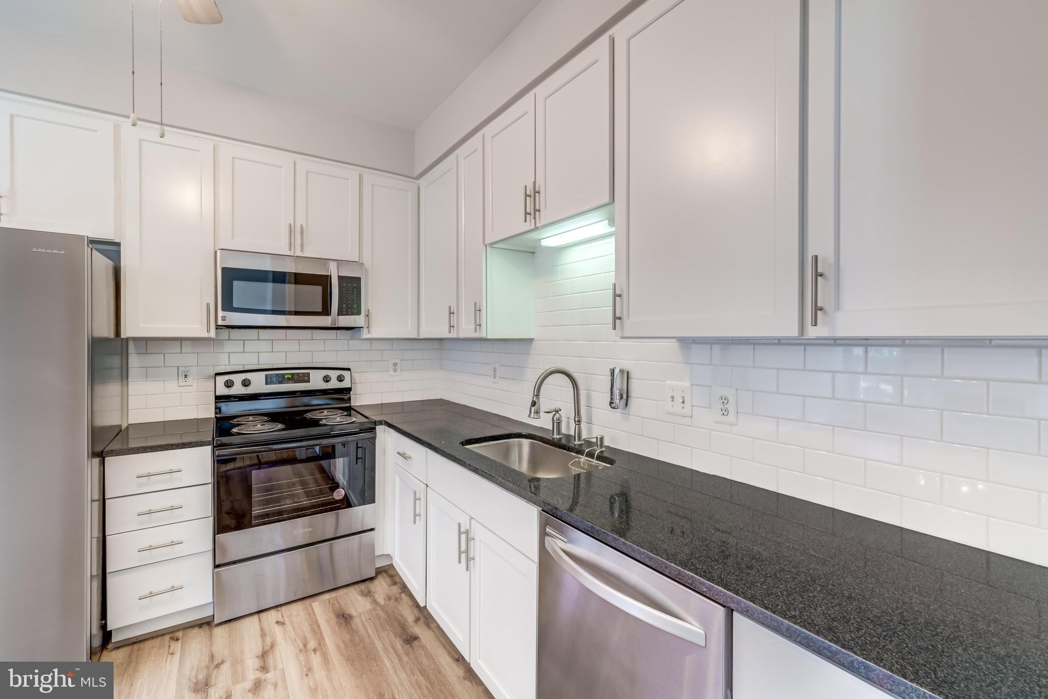 ASHBURN FARM - Residential Lease