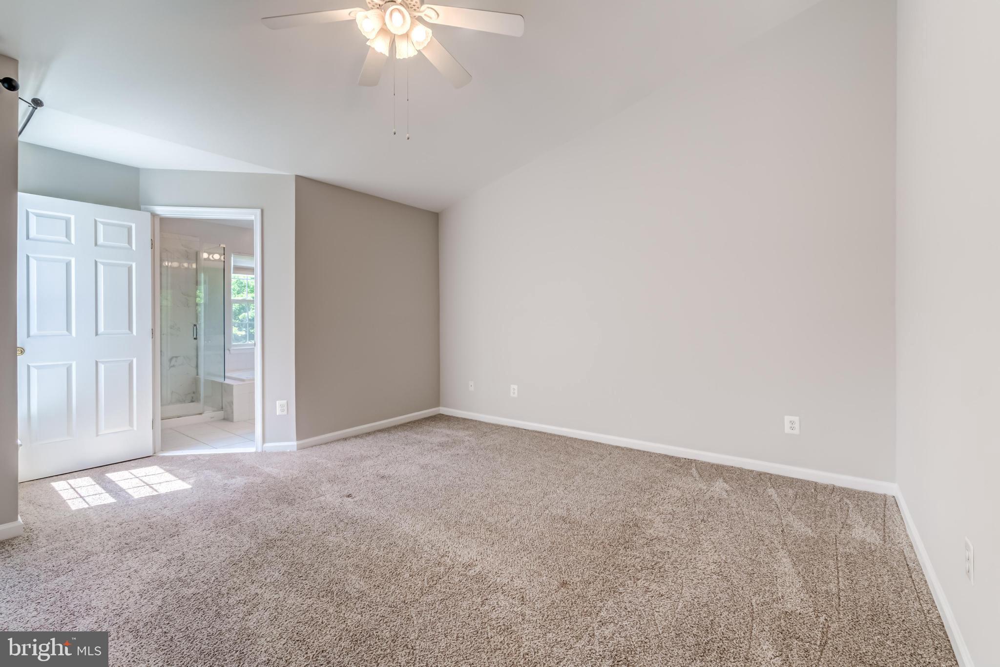 ASHBURN FARM - Residential Lease