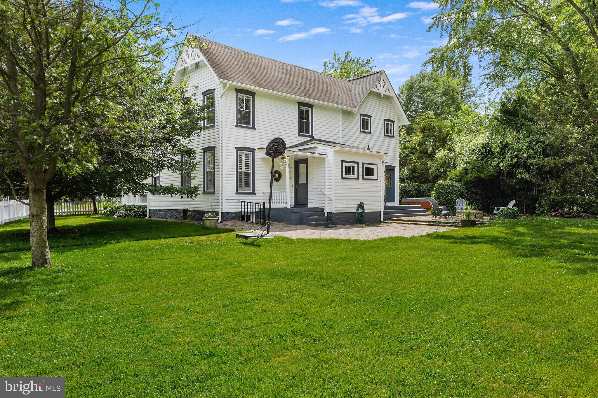 LAUREL - Residential