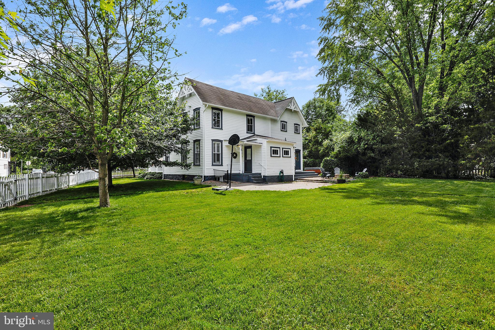 LAUREL - Residential