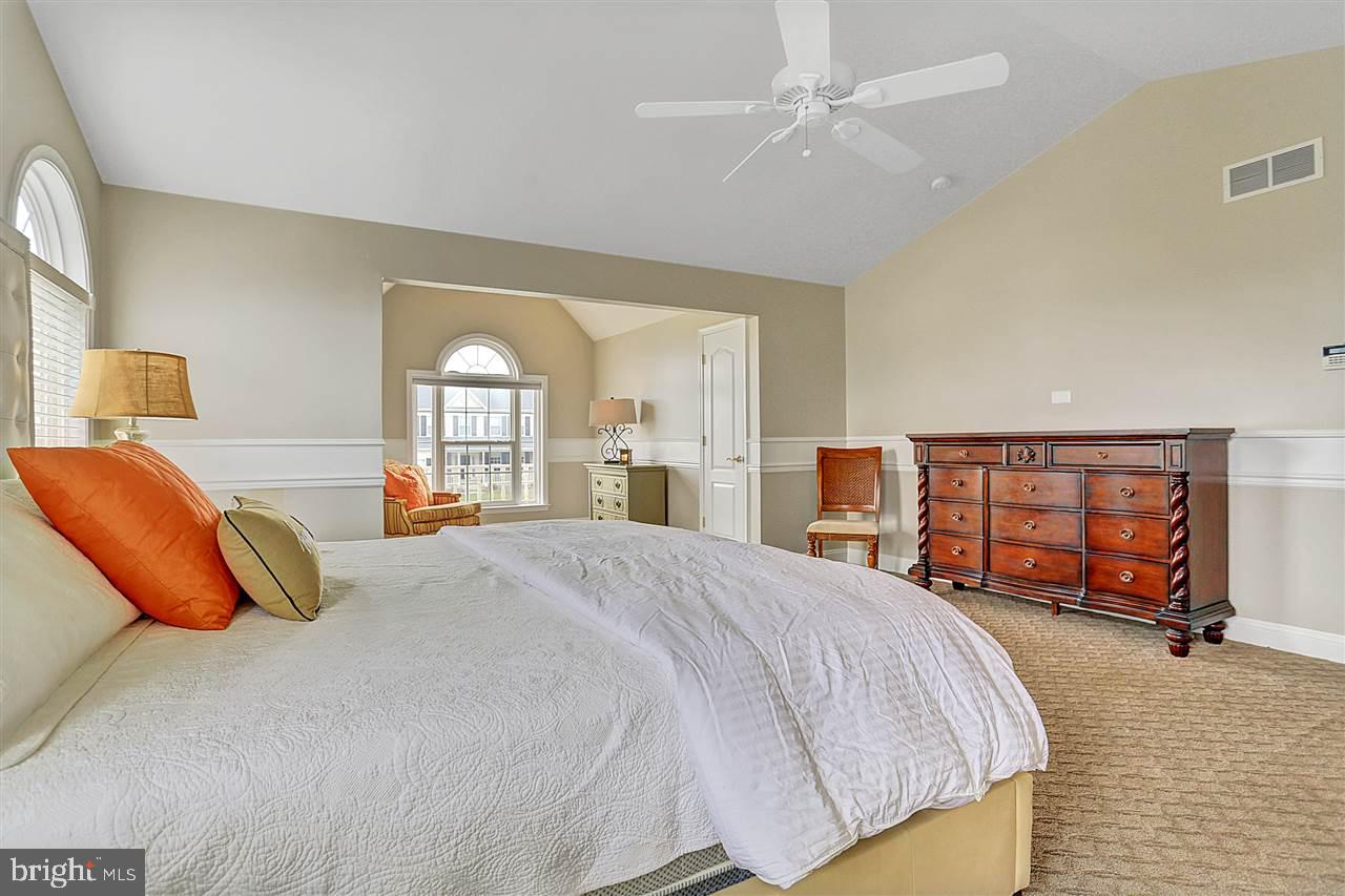 COLONIAL MEADOWS - Residential