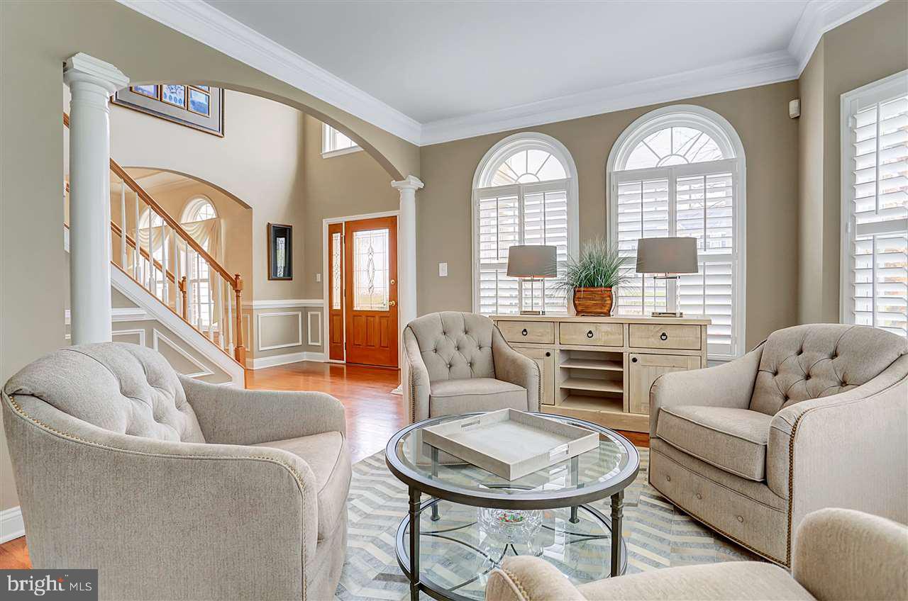 COLONIAL MEADOWS - Residential