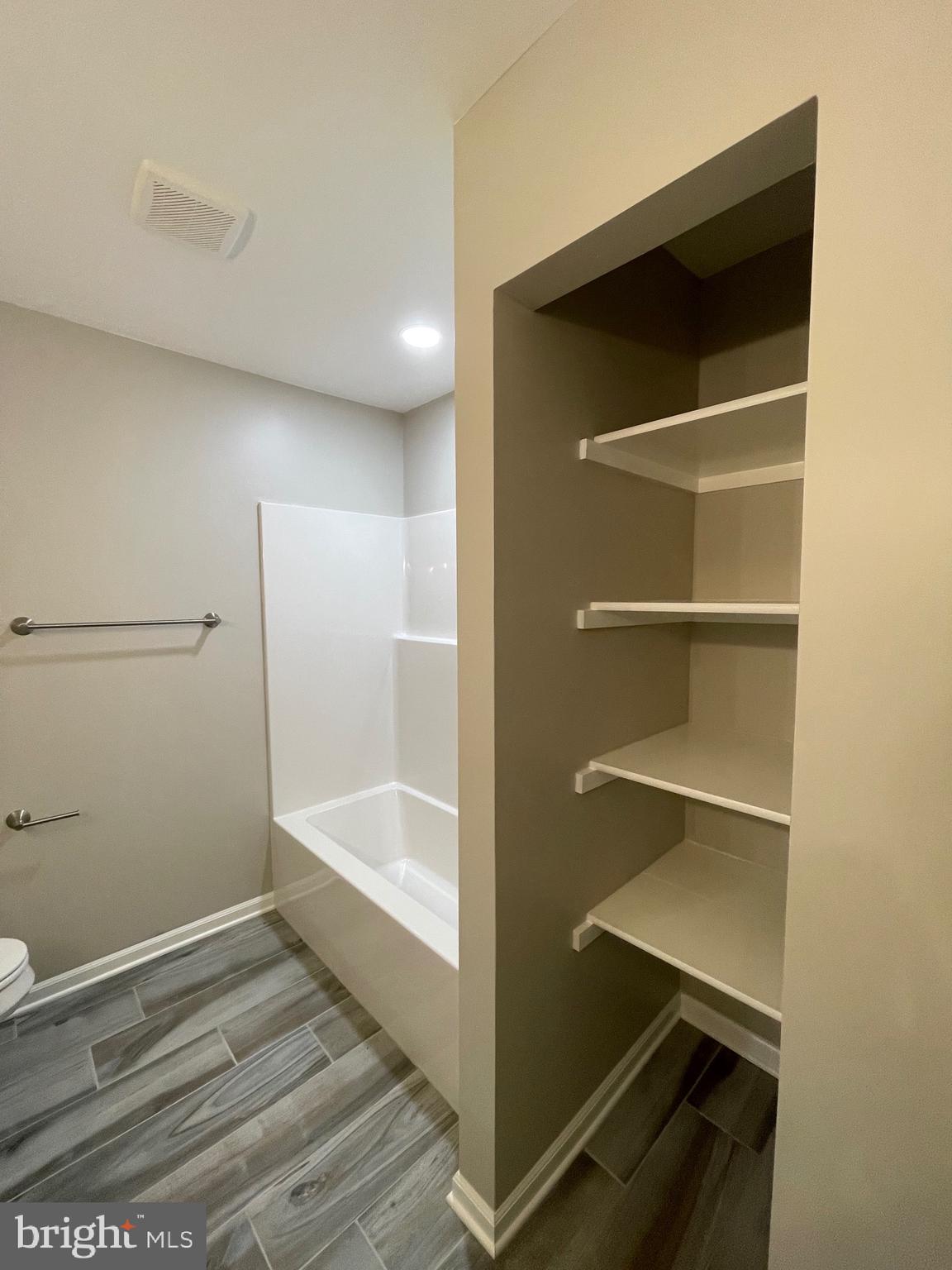 INWOOD MEADOWS - Residential