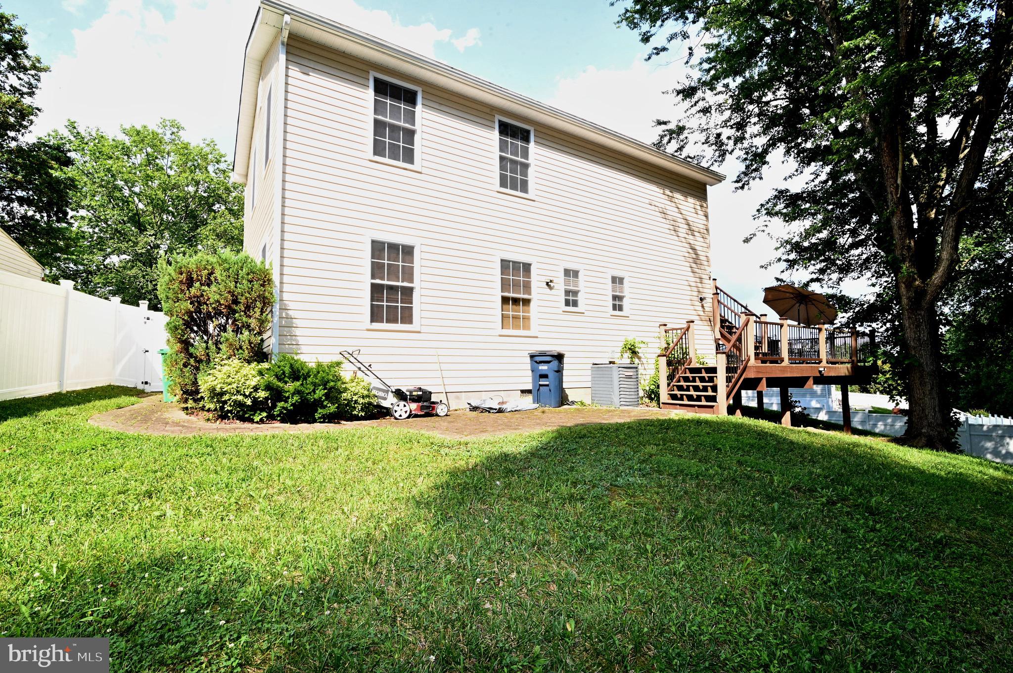 MAPLEWOOD - Residential