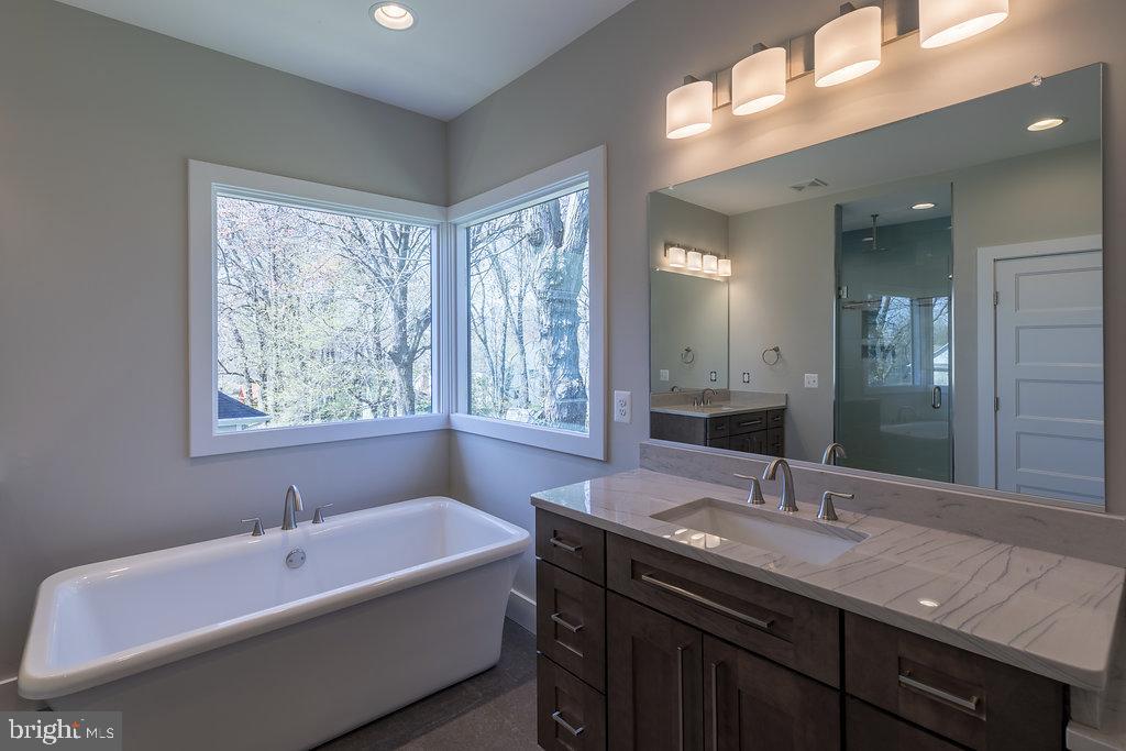 WEST VIENNA WOODS - Residential