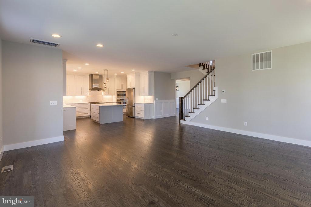 WEST VIENNA WOODS - Residential