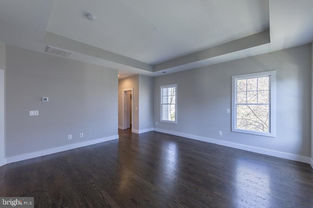 WEST VIENNA WOODS - Residential