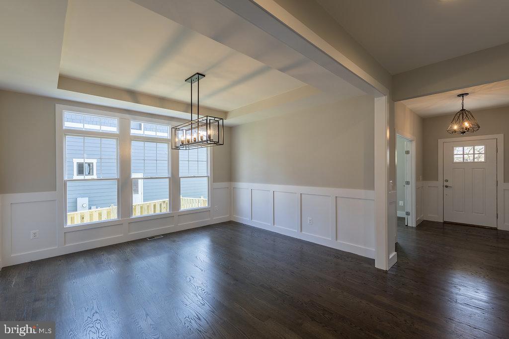 WEST VIENNA WOODS - Residential