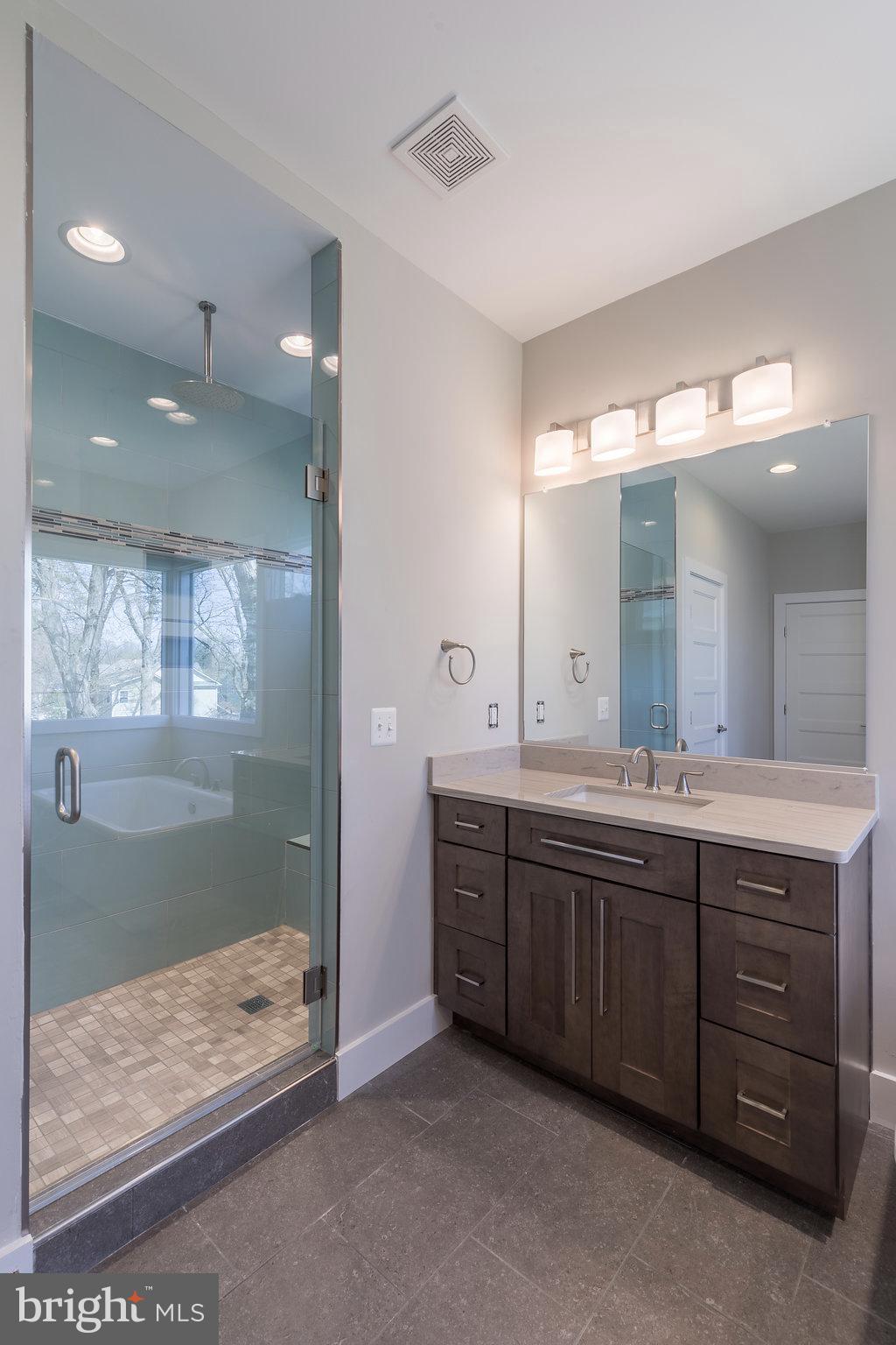 WEST VIENNA WOODS - Residential