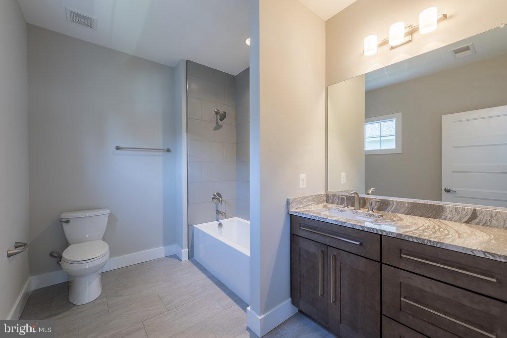 WEST VIENNA WOODS - Residential