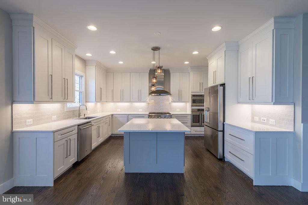 WEST VIENNA WOODS - Residential