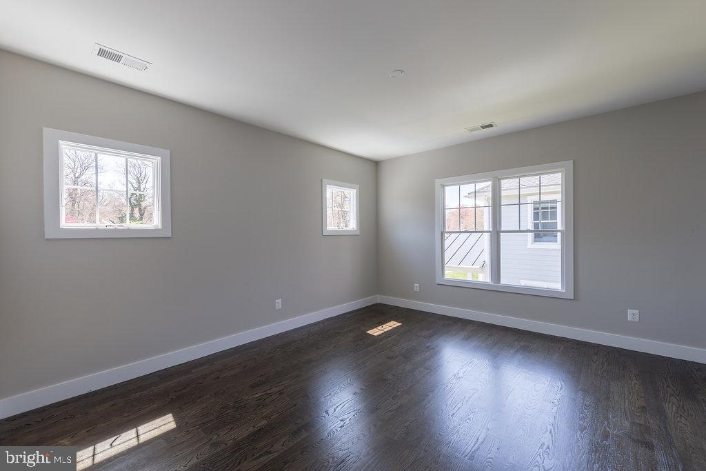 WEST VIENNA WOODS - Residential