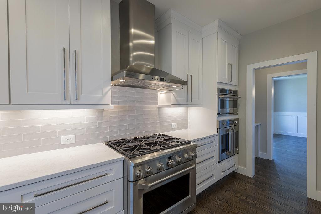 WEST VIENNA WOODS - Residential