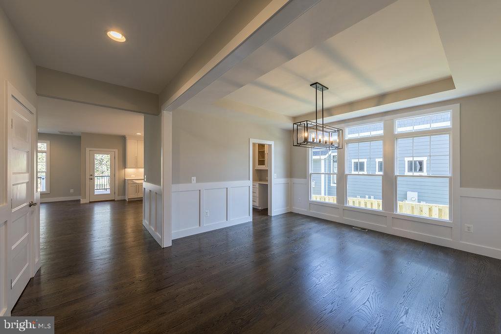 WEST VIENNA WOODS - Residential