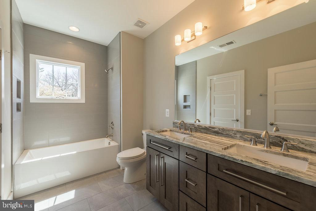 WEST VIENNA WOODS - Residential