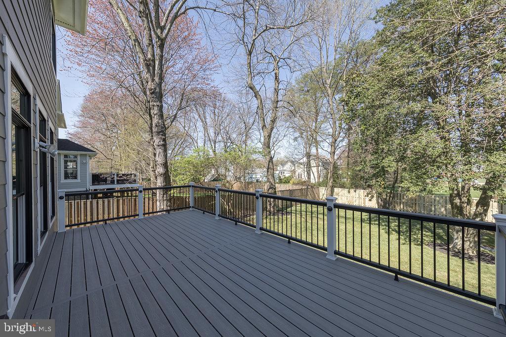 WEST VIENNA WOODS - Residential