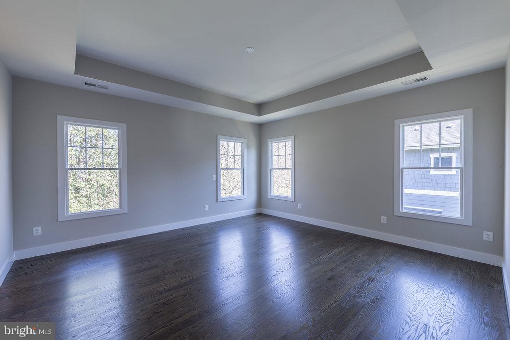 WEST VIENNA WOODS - Residential