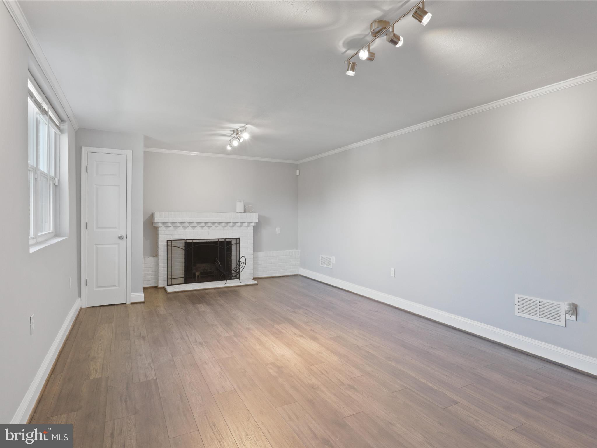 FOREST HEIGHTS - Residential Lease