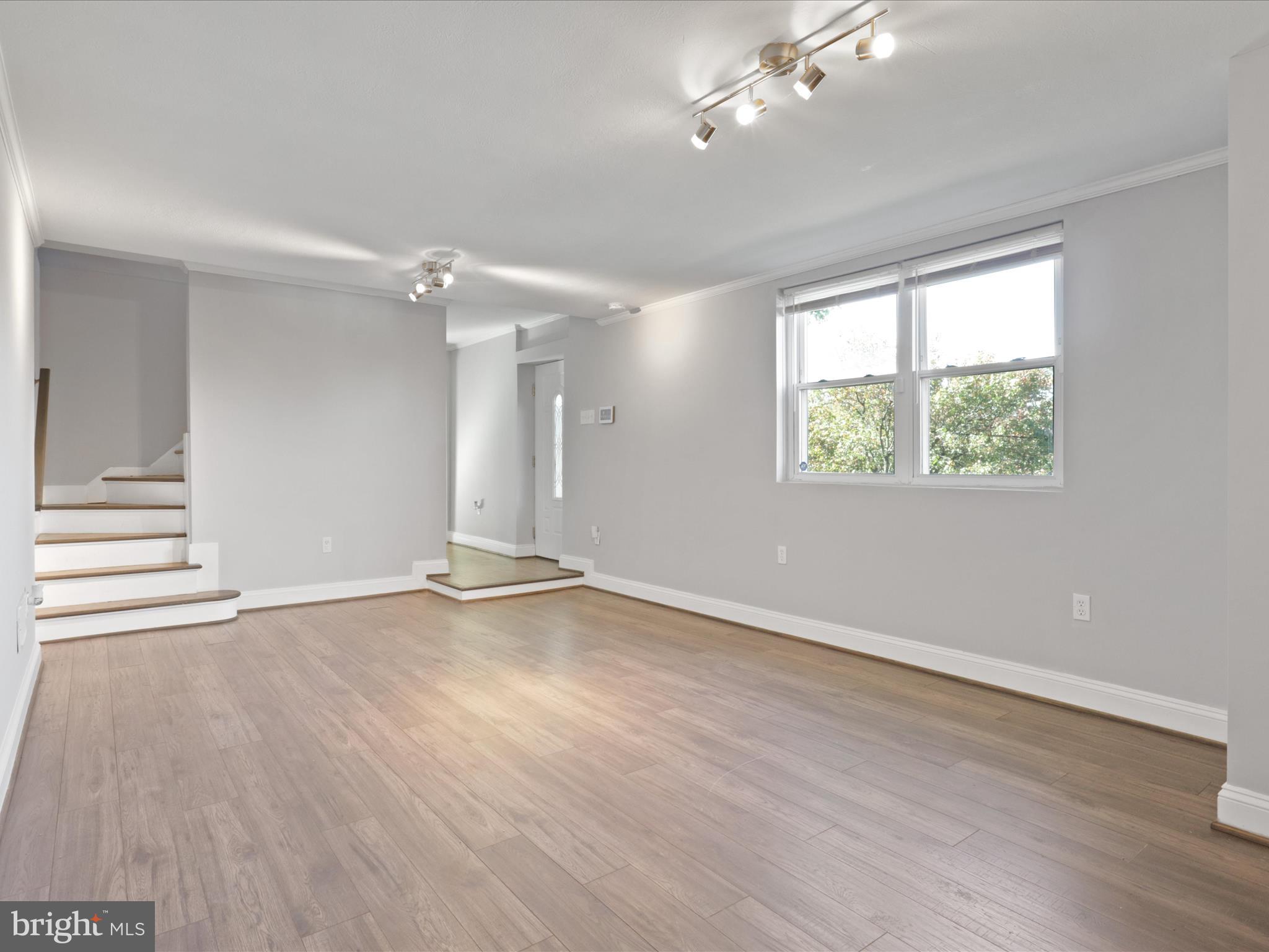 FOREST HEIGHTS - Residential Lease