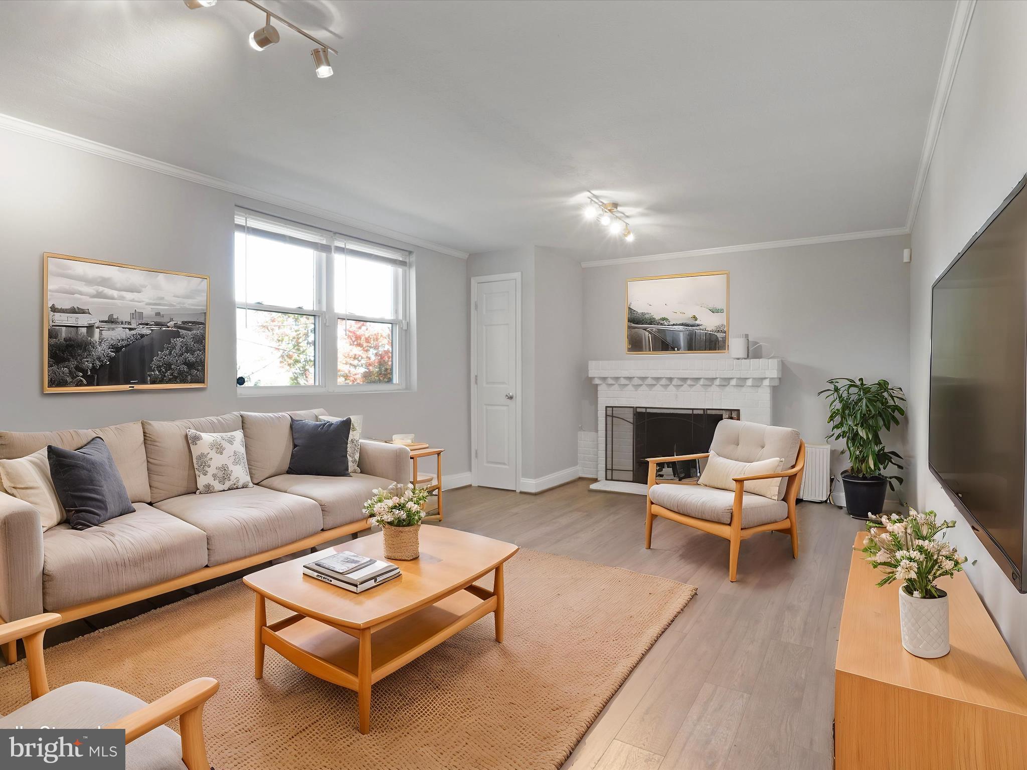 FOREST HEIGHTS - Residential Lease