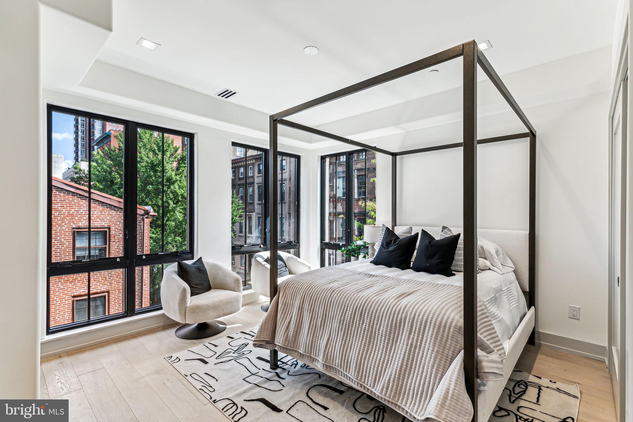 RITTENHOUSE SQUARE - Residential