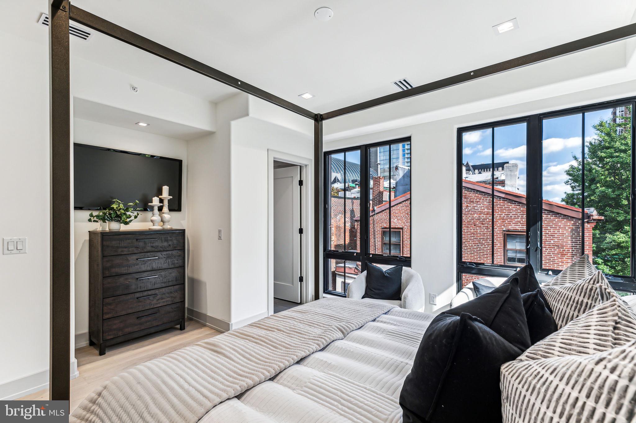 RITTENHOUSE SQUARE - Residential