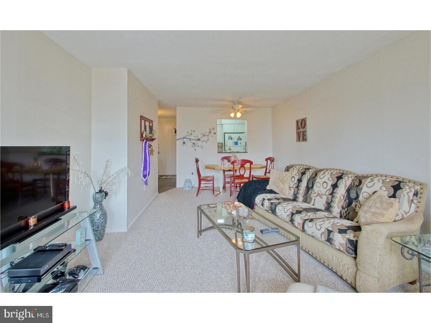 1420 LOCUST 10P
