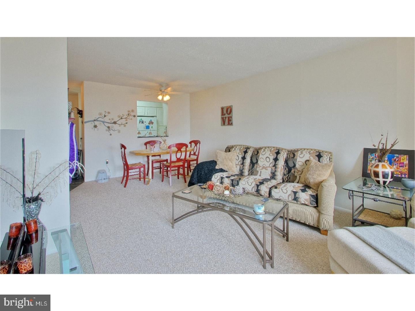 1420 LOCUST 10P