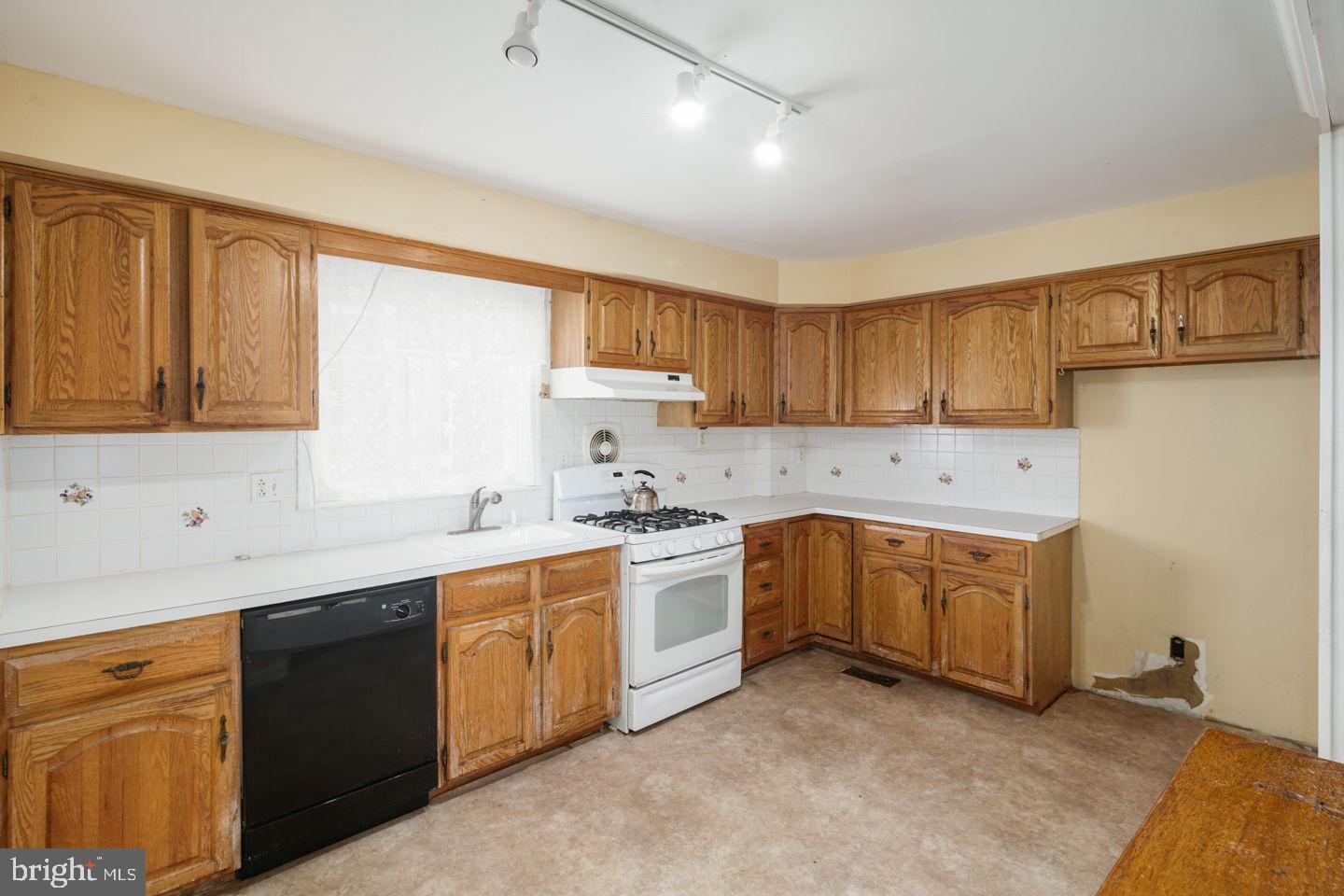 BUSTLETON - Residential