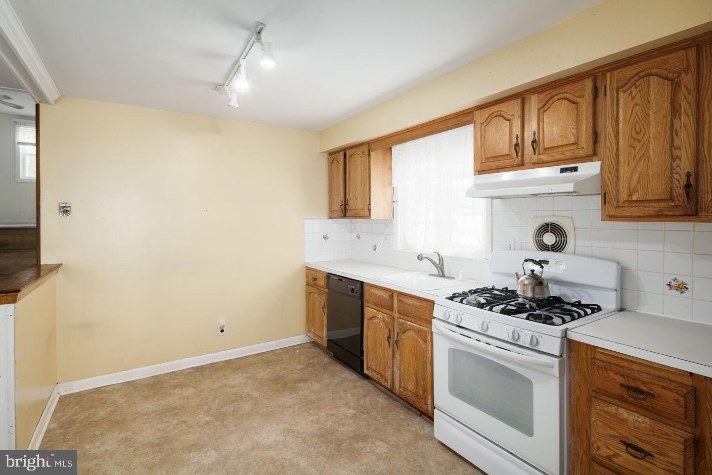 BUSTLETON - Residential