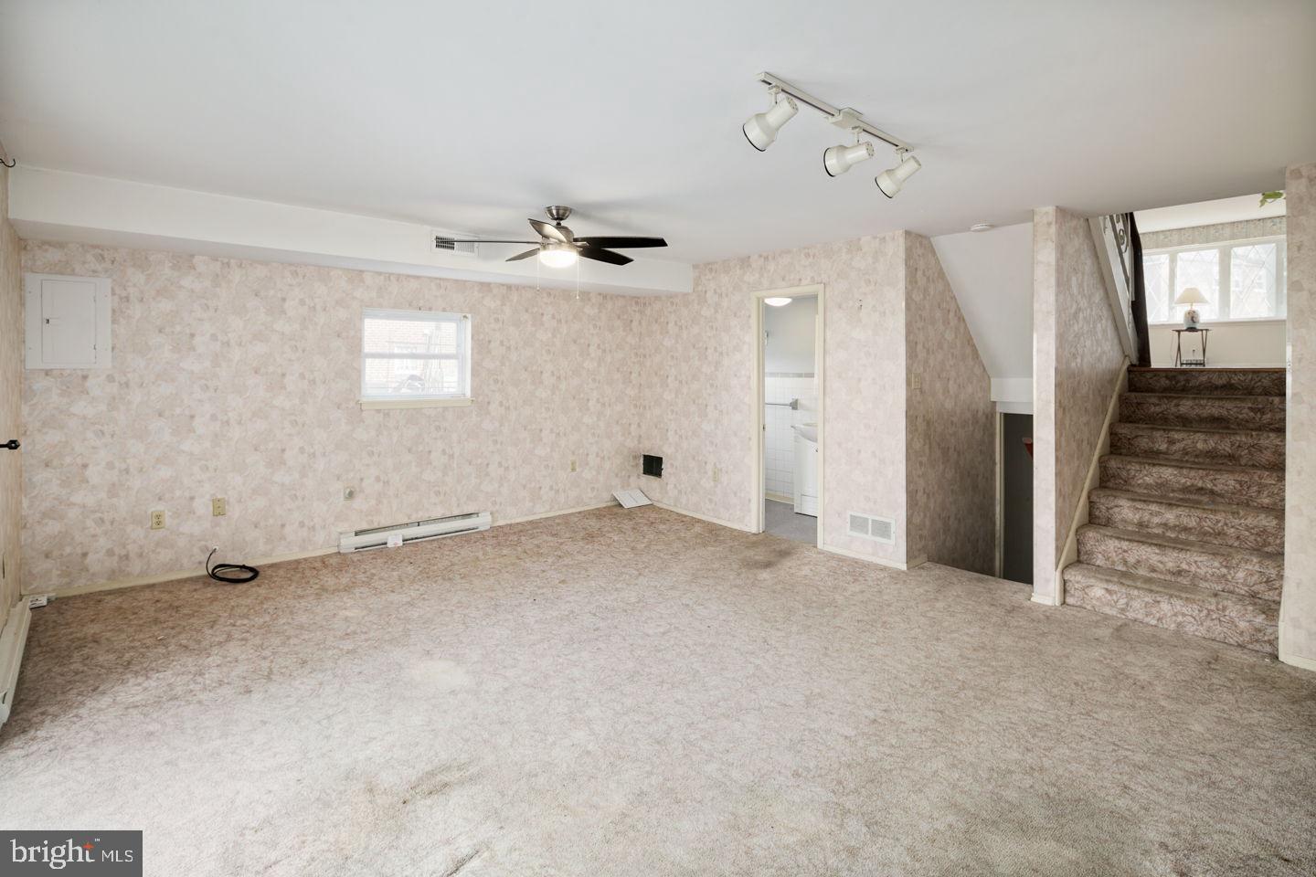 BUSTLETON - Residential