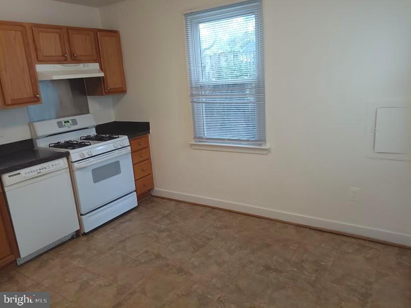 GLENMONT VILLAGE - Residential Lease