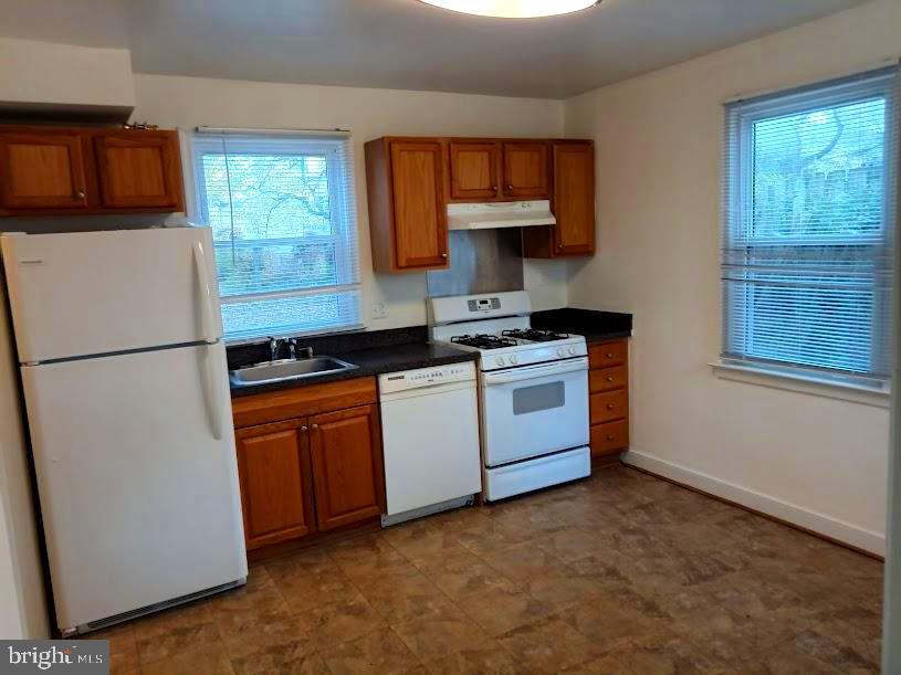 GLENMONT VILLAGE - Residential Lease