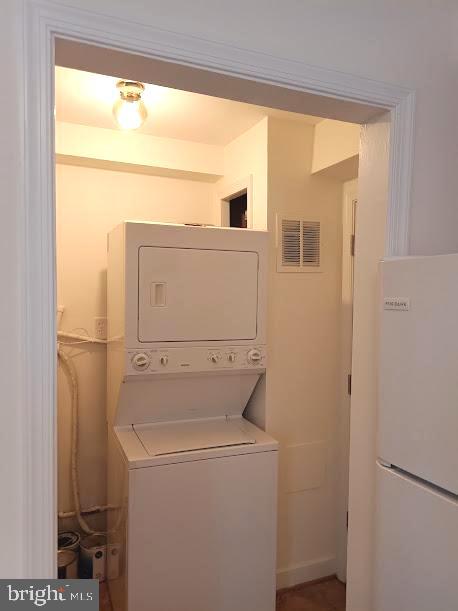 GLENMONT VILLAGE - Residential Lease