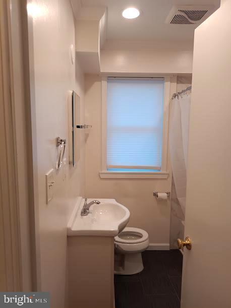 GLENMONT VILLAGE - Residential Lease