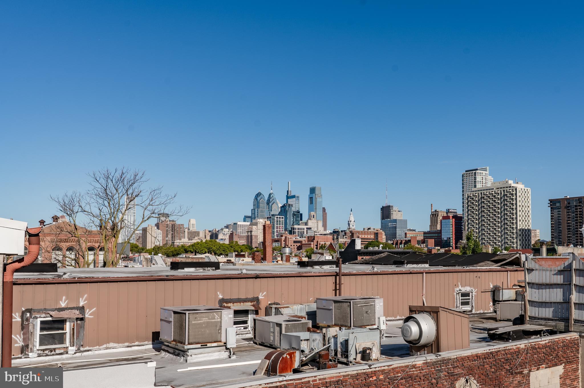 QUEEN VILLAGE - Commercial Lease