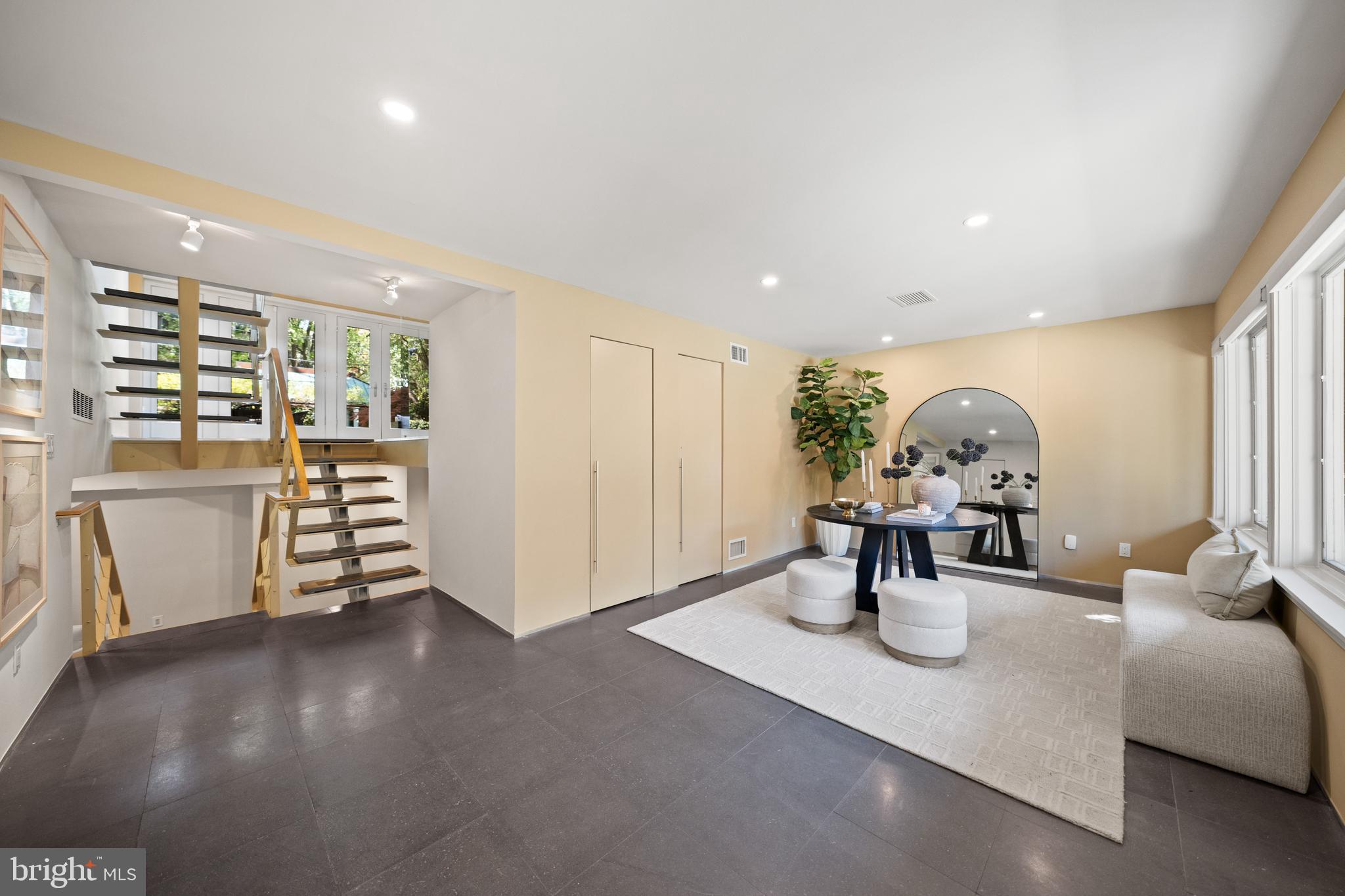 2319 BANCROFT PLACE NW